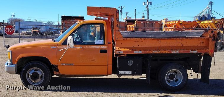 image for item DT0825 1995 Chevrolet C3500 dump bed pickup truck