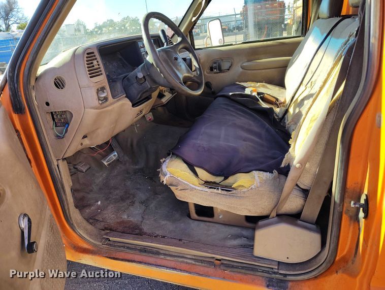 image for item DT0825 1995 Chevrolet C3500 dump bed pickup truck