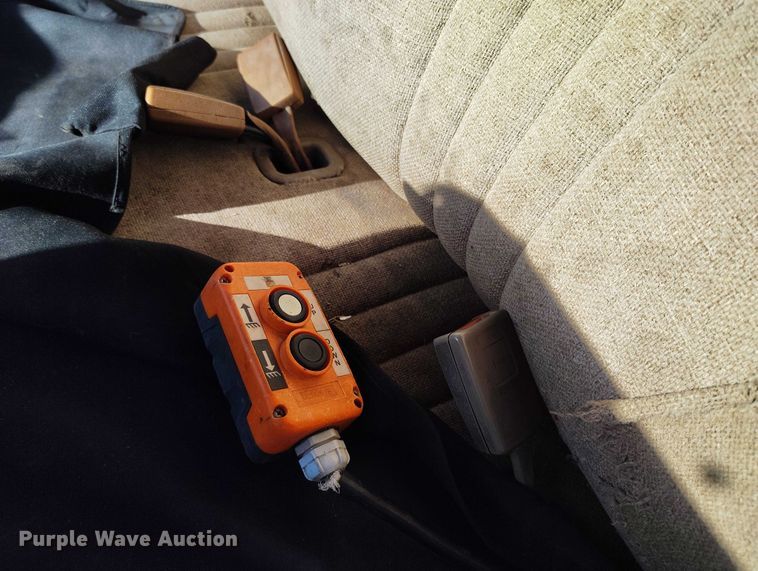 image for item DT0825 1995 Chevrolet C3500 dump bed pickup truck