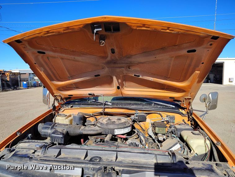 image for item DT0825 1995 Chevrolet C3500 dump bed pickup truck