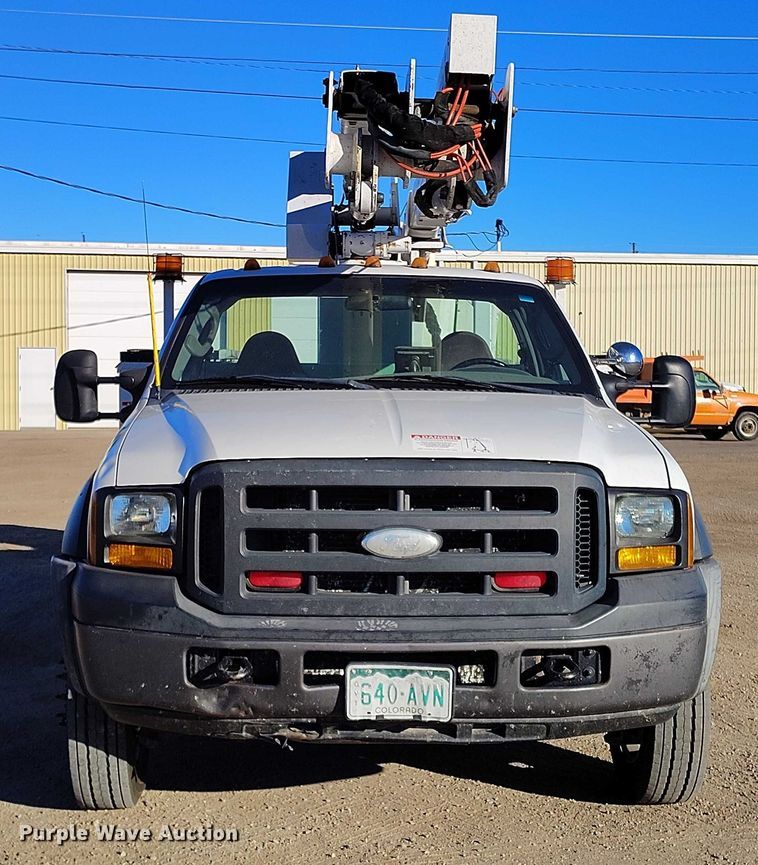 image for item DT0826 2006 Ford F550 Super Duty bucket truck