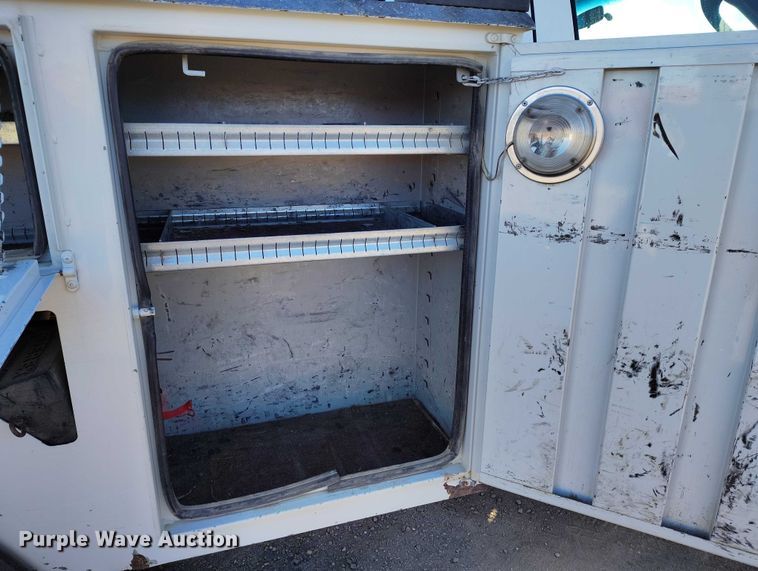 image for item DT0826 2006 Ford F550 Super Duty bucket truck