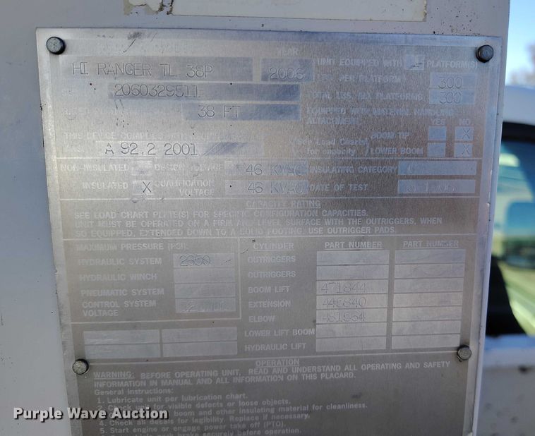 image for item DT0826 2006 Ford F550 Super Duty bucket truck