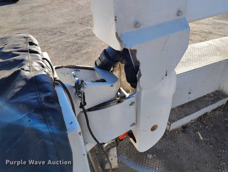 image for item DT0826 2006 Ford F550 Super Duty bucket truck