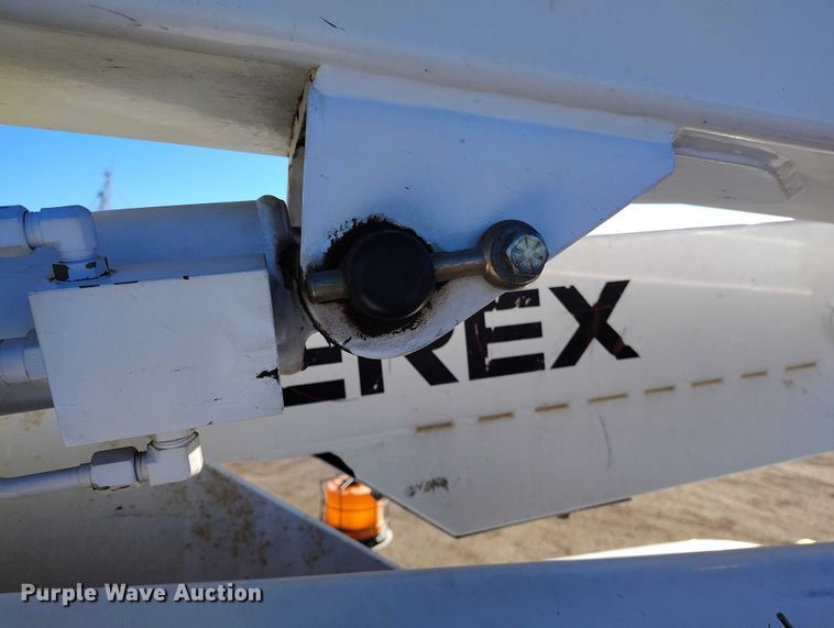 image for item DT0826 2006 Ford F550 Super Duty bucket truck