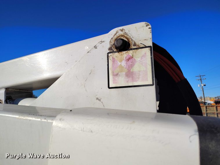 image for item DT0826 2006 Ford F550 Super Duty bucket truck