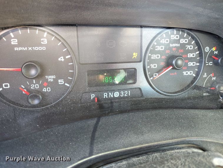 image for item DT0826 2006 Ford F550 Super Duty bucket truck