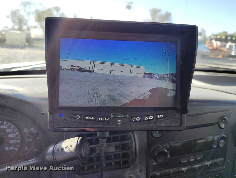 image for item DT0826 2006 Ford F550 Super Duty bucket truck