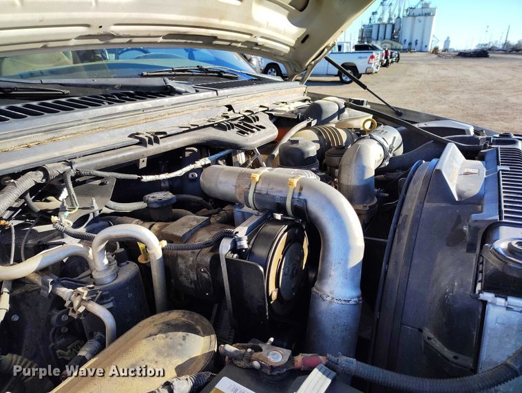 image for item DT0826 2006 Ford F550 Super Duty bucket truck