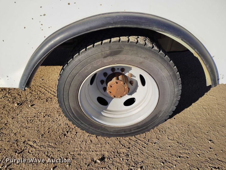 image for item DT0826 2006 Ford F550 Super Duty bucket truck