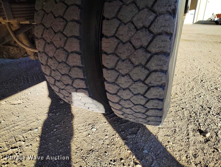 image for item DT0826 2006 Ford F550 Super Duty bucket truck