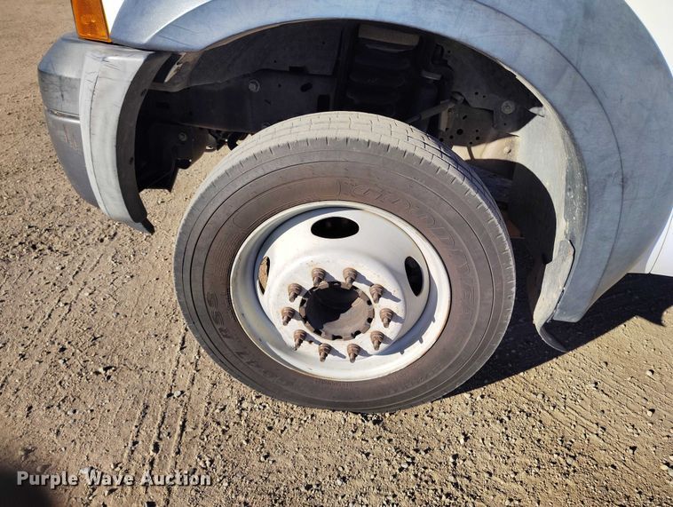 image for item DT0826 2006 Ford F550 Super Duty bucket truck