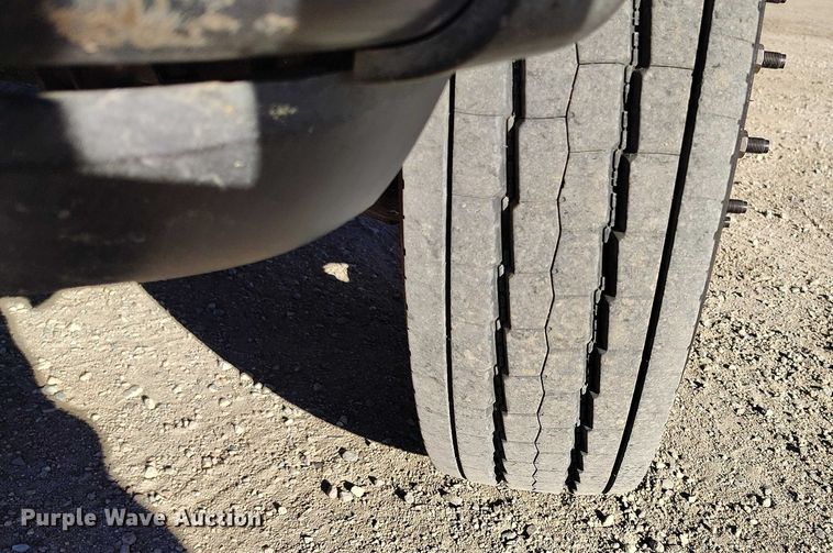 image for item DT0826 2006 Ford F550 Super Duty bucket truck