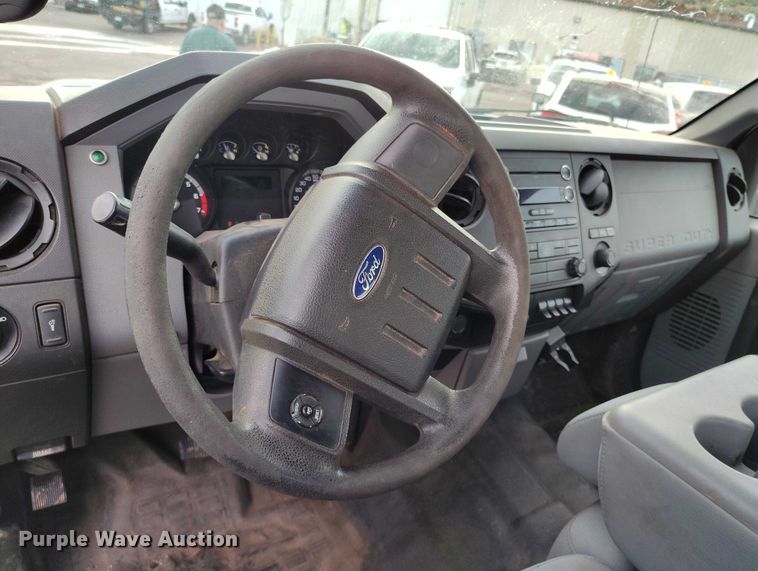 image for item DT0846 2016 Ford F250 Super Duty XL Ext. Cab pickup truck