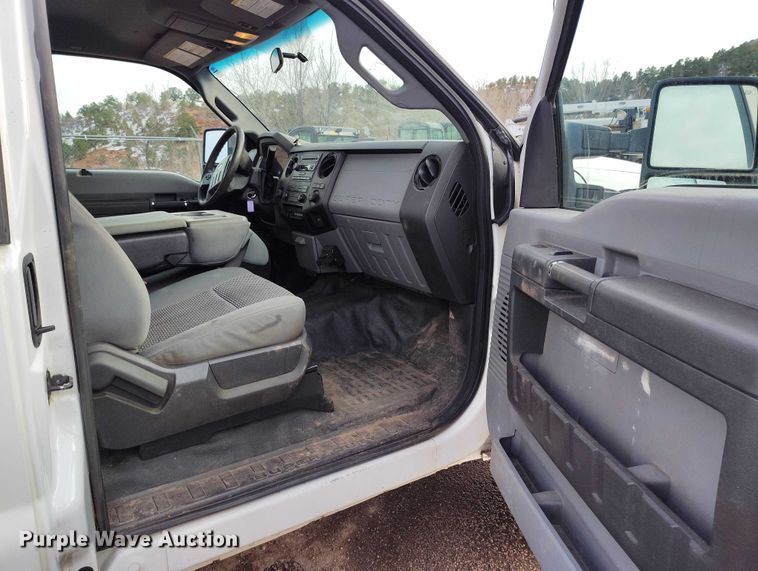 image for item DT0846 2016 Ford F250 Super Duty XL Ext. Cab pickup truck