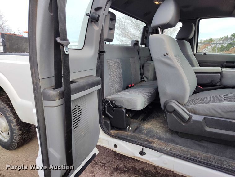 image for item DT0846 2016 Ford F250 Super Duty XL Ext. Cab pickup truck