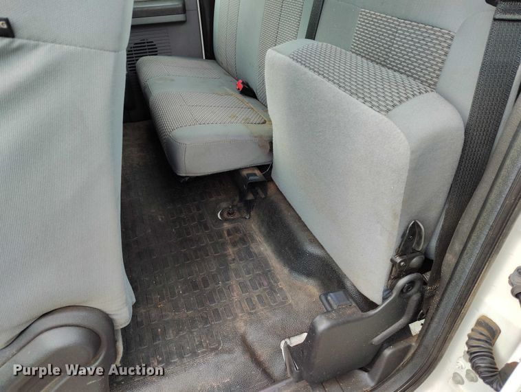 image for item DT0846 2016 Ford F250 Super Duty XL Ext. Cab pickup truck