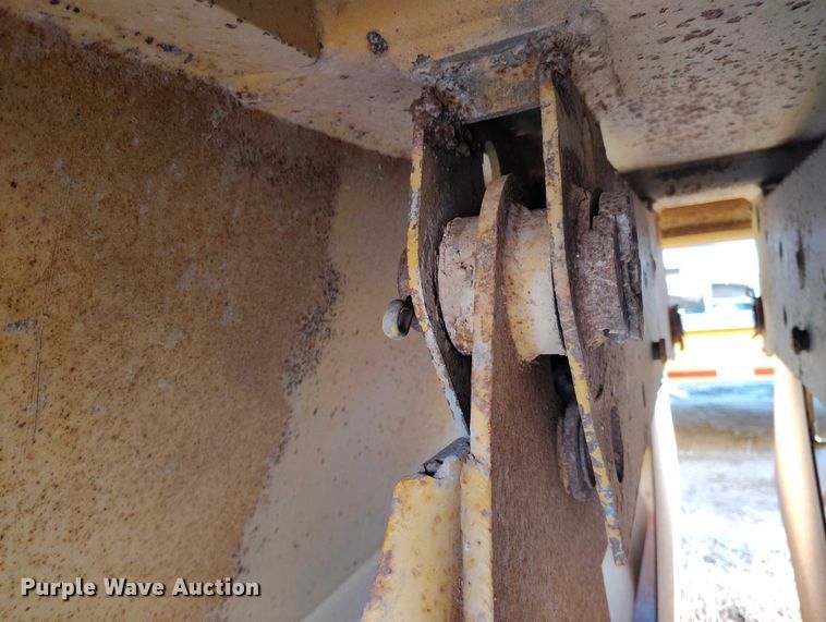 image for item DT0850 1992 Load King 2030 bottom dump trailer