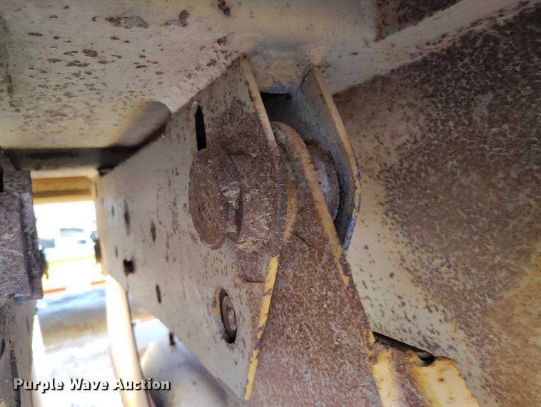 image for item DT0850 1992 Load King 2030 bottom dump trailer