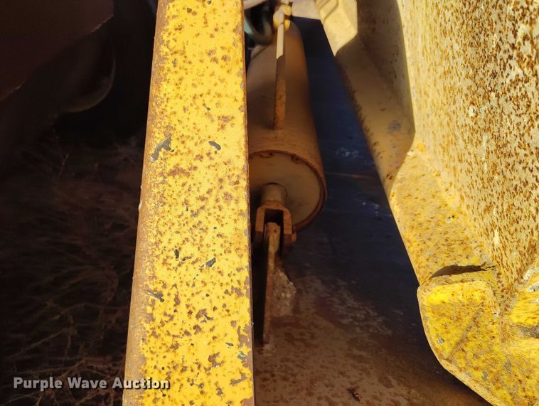 image for item DT0850 1992 Load King 2030 bottom dump trailer