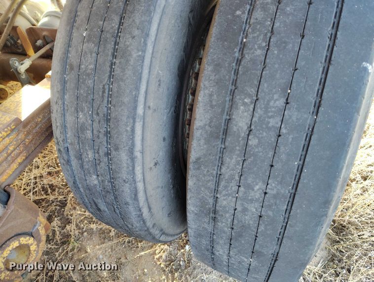 image for item DT0850 1992 Load King 2030 bottom dump trailer