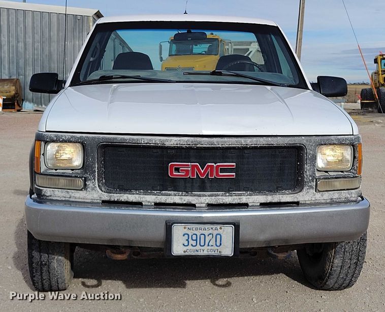 image for item DT0851 2000 GMC Sierra 2500 SL pickup truck
