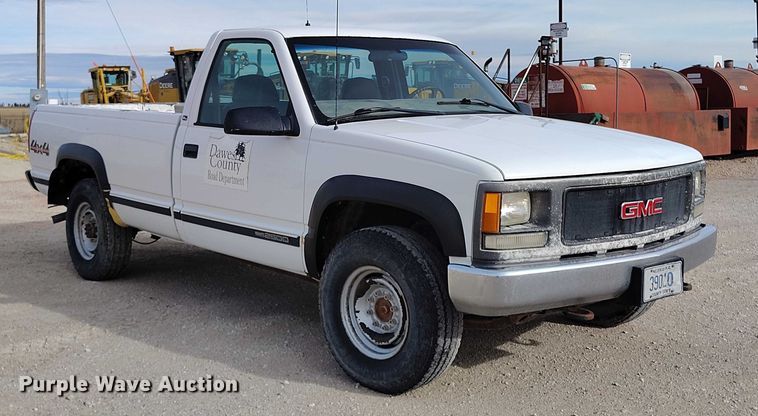 image for item DT0851 2000 GMC Sierra 2500 SL pickup truck