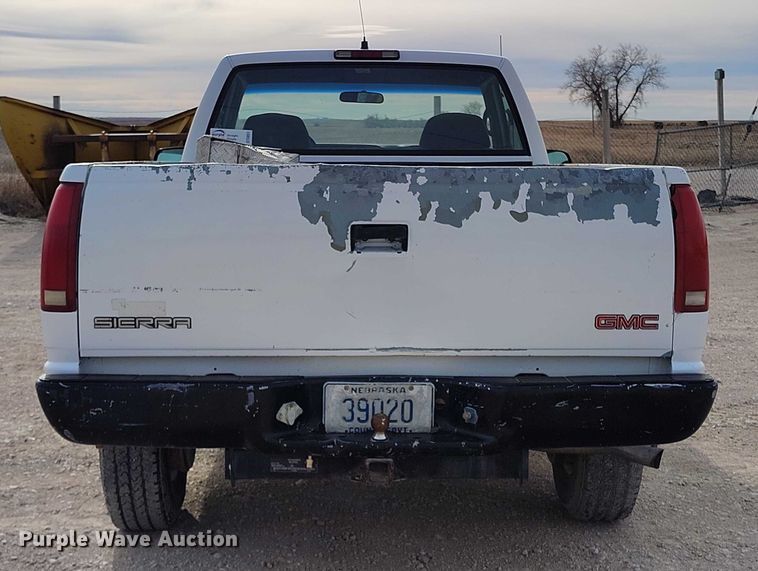 image for item DT0851 2000 GMC Sierra 2500 SL pickup truck