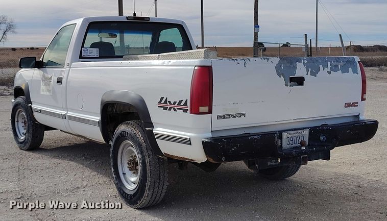 image for item DT0851 2000 GMC Sierra 2500 SL pickup truck