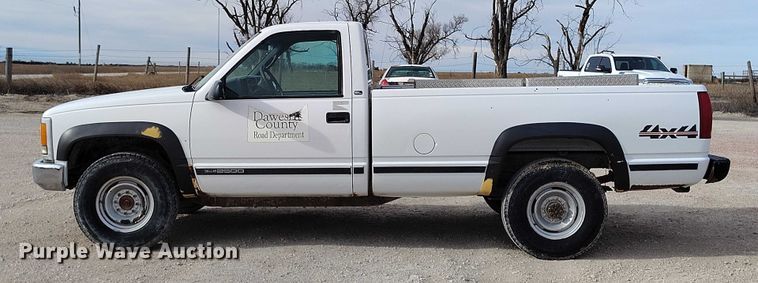 image for item DT0851 2000 GMC Sierra 2500 SL pickup truck