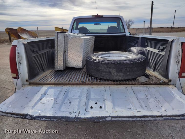 image for item DT0851 2000 GMC Sierra 2500 SL pickup truck