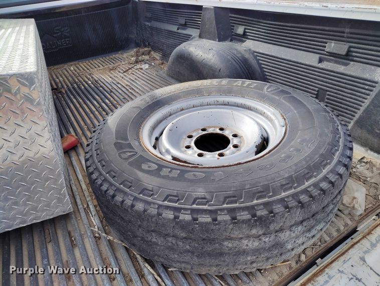 image for item DT0851 2000 GMC Sierra 2500 SL pickup truck