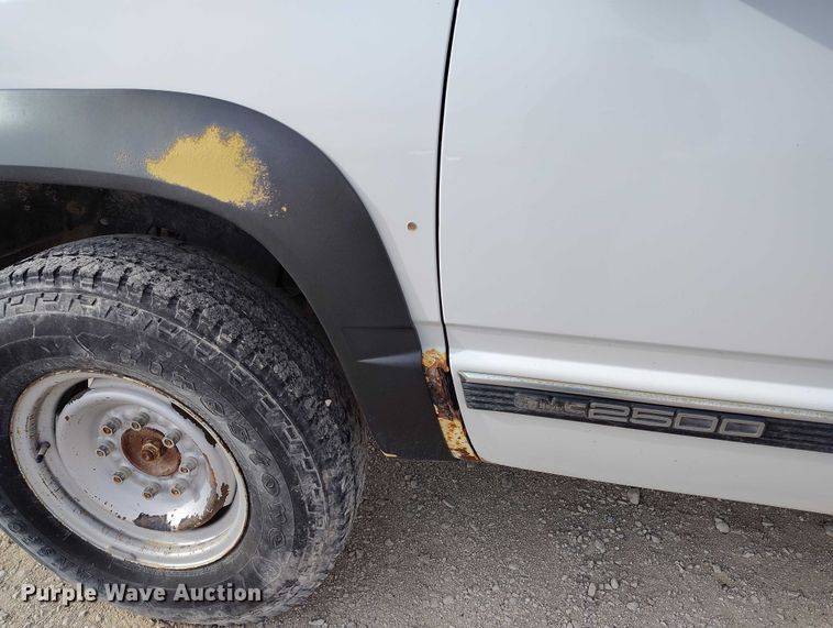 image for item DT0851 2000 GMC Sierra 2500 SL pickup truck