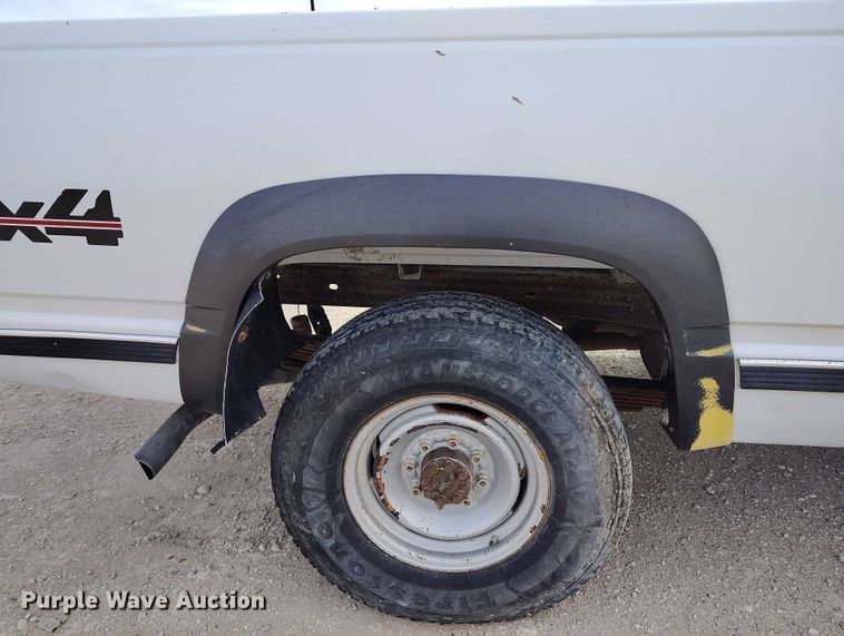 image for item DT0851 2000 GMC Sierra 2500 SL pickup truck