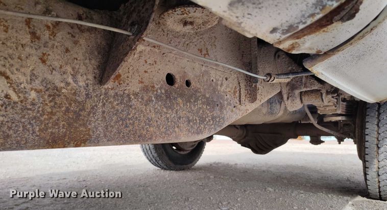 image for item DT0851 2000 GMC Sierra 2500 SL pickup truck