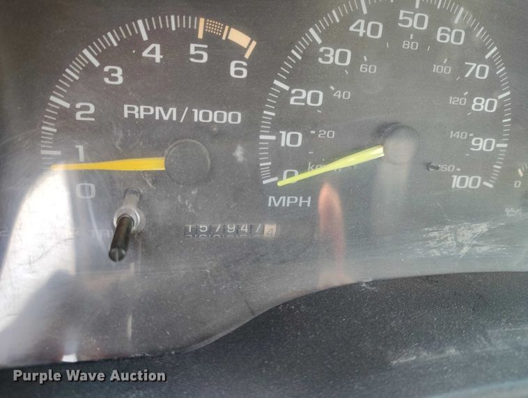 image for item DT0851 2000 GMC Sierra 2500 SL pickup truck