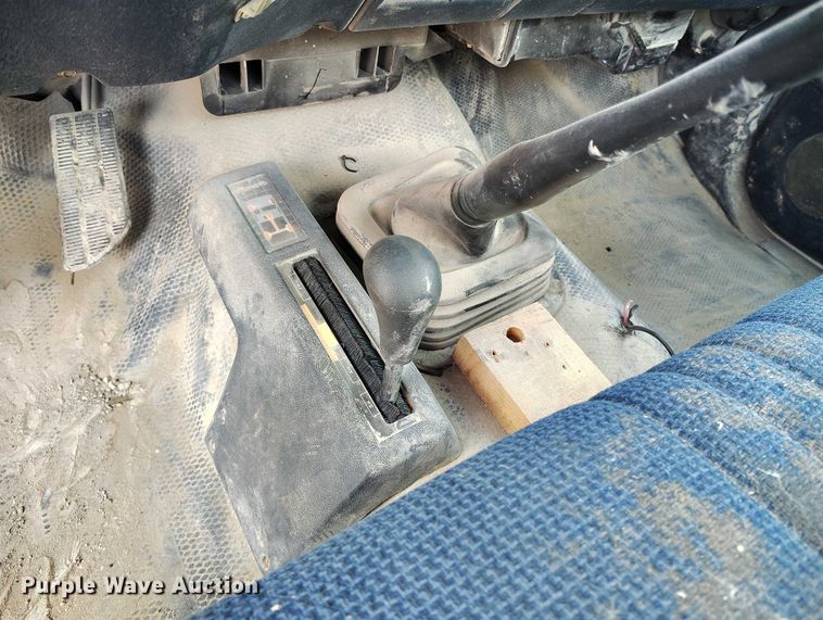 image for item DT0851 2000 GMC Sierra 2500 SL pickup truck