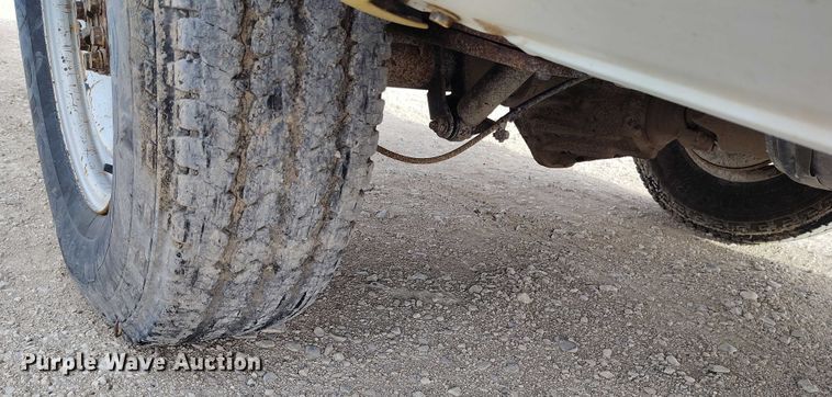 image for item DT0851 2000 GMC Sierra 2500 SL pickup truck