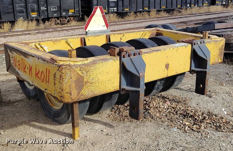 image for item DT0853 Walk 'n Roll pneumatic roller
