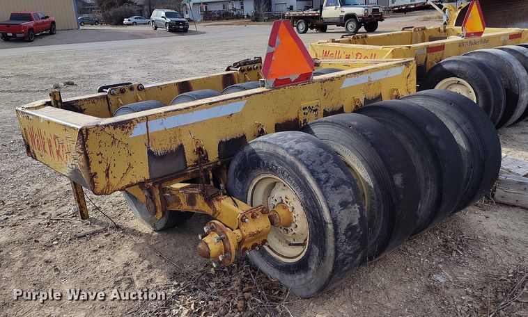 image for item DT0853 Walk 'n Roll pneumatic roller