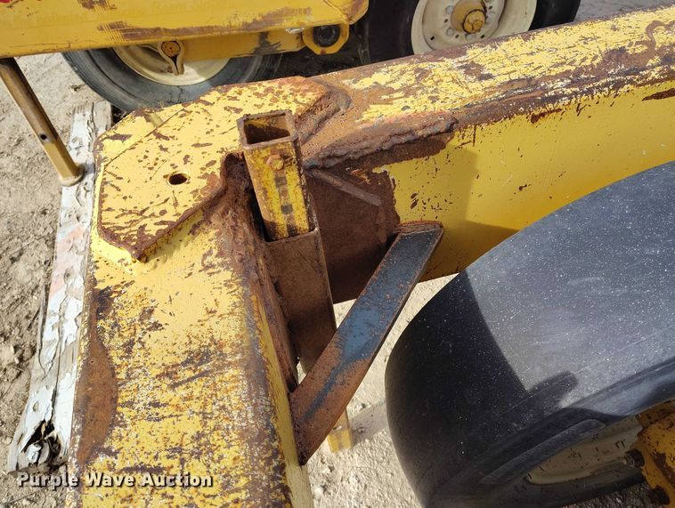 image for item DT0853 Walk 'n Roll pneumatic roller