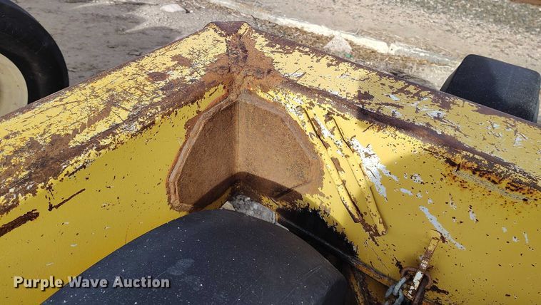 image for item DT0853 Walk 'n Roll pneumatic roller