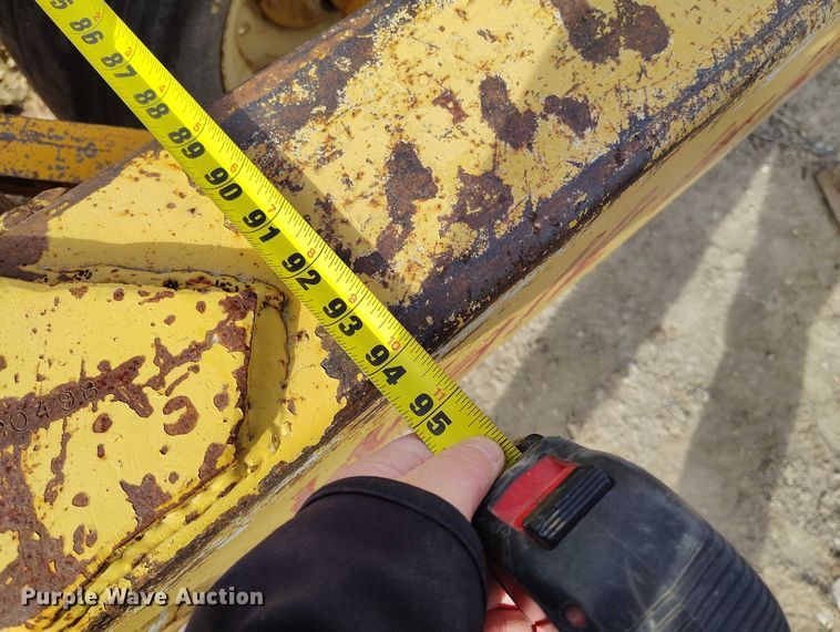 image for item DT0853 Walk 'n Roll pneumatic roller