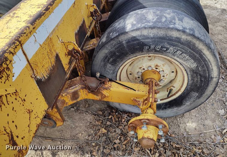 image for item DT0853 Walk 'n Roll pneumatic roller