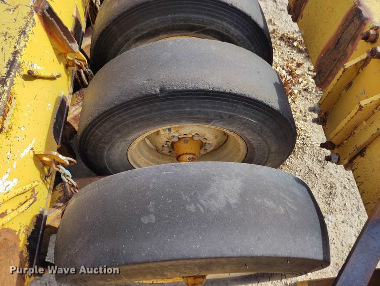 image for item DT0853 Walk 'n Roll pneumatic roller