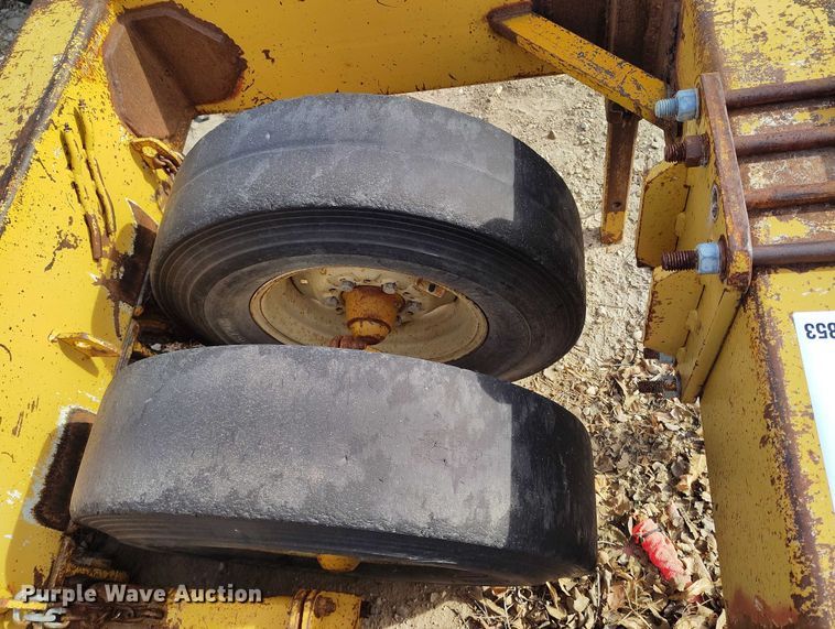 image for item DT0853 Walk 'n Roll pneumatic roller