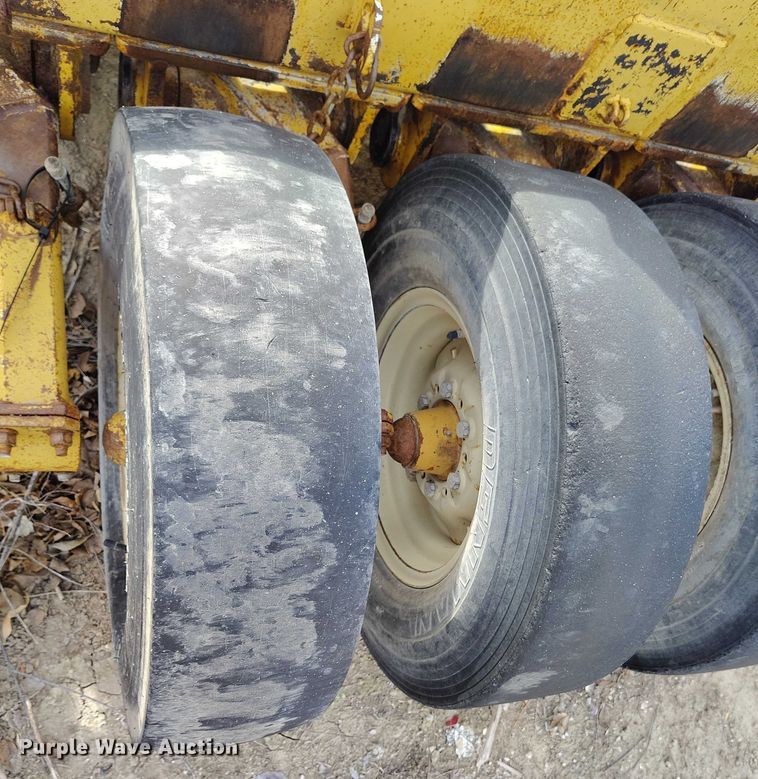 image for item DT0853 Walk 'n Roll pneumatic roller