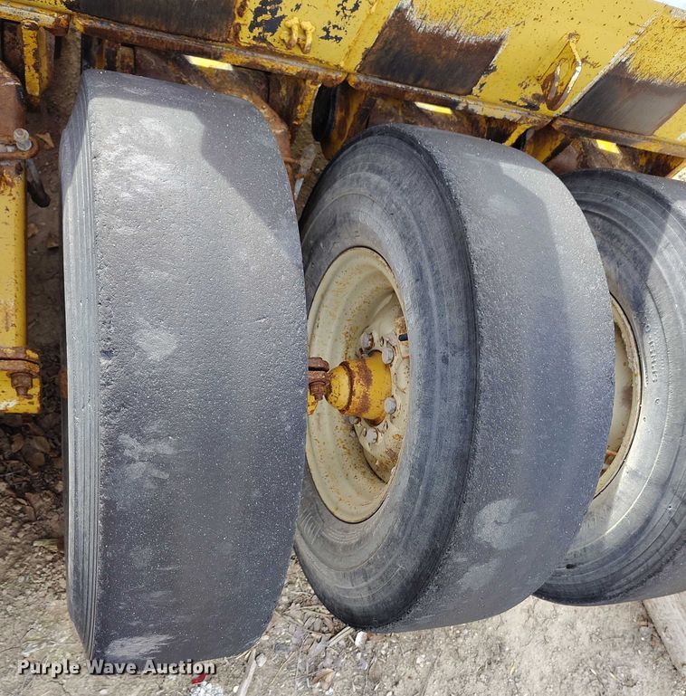 image for item DT0853 Walk 'n Roll pneumatic roller