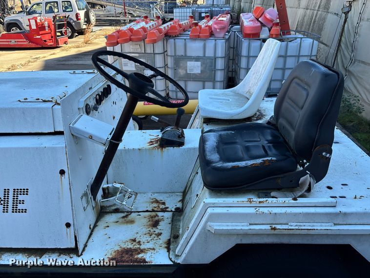 image for item DU0352 Jetline aircraft tug