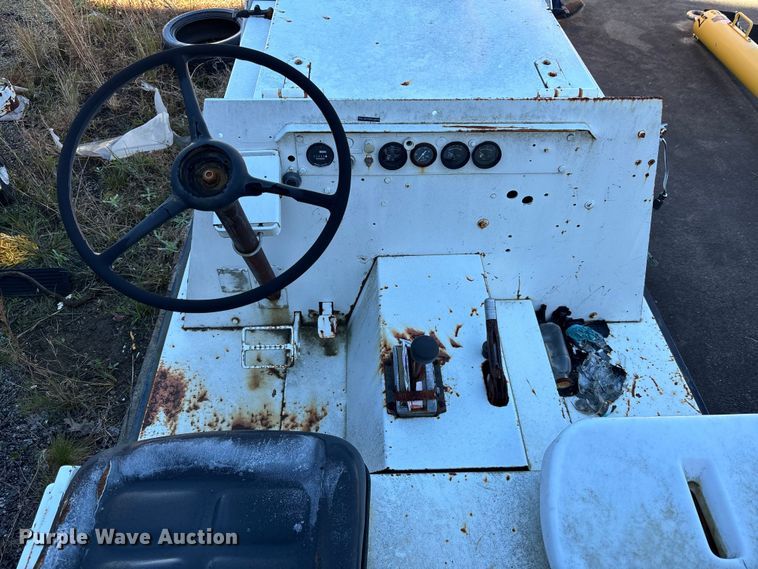 image for item DU0352 Jetline aircraft tug